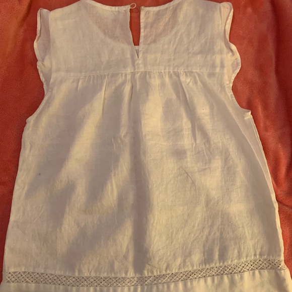 Beautiful linen, sleeveless shirt. Never been worn. Fine, lace detail. - Picture 4 of 4